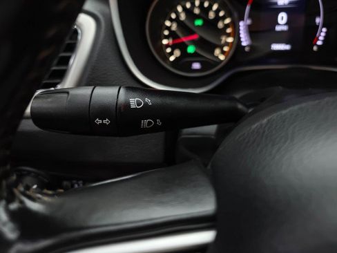 Used 2019 Jeep Compass Latitude w/ Cold Weather Group AWD/4WD image 20