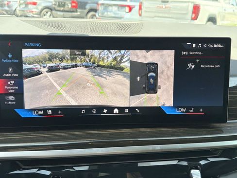 Used 2025 BMW X7 M60i w/ M Sport Professional Package AWD/4WD image 24