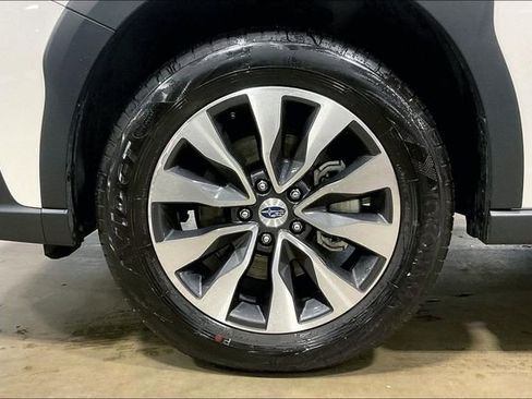 Used 2025 Subaru Outback Limited AWD/4WD image 9