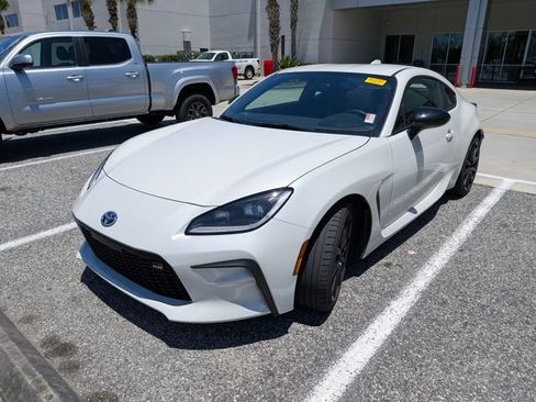 Certified 2025 Toyota GR86 Premium RWD image 2