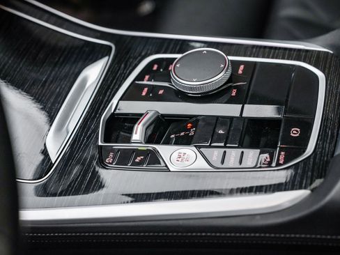 Certified 2024 BMW X5 xDrive40i w/ M Sport Package image 21