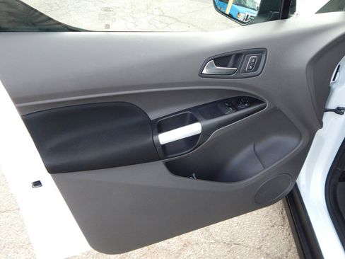 Used 2019 Ford Transit Connect XLT image 17