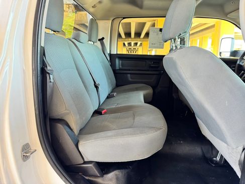 Used 2018 RAM 3500 Tradesman w/ Chrome Appearance Group AWD/4WD image 23