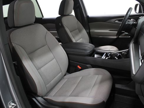 Certified 2024 Chevrolet Traverse LT w/ LPO, Floor Liner Package image 18