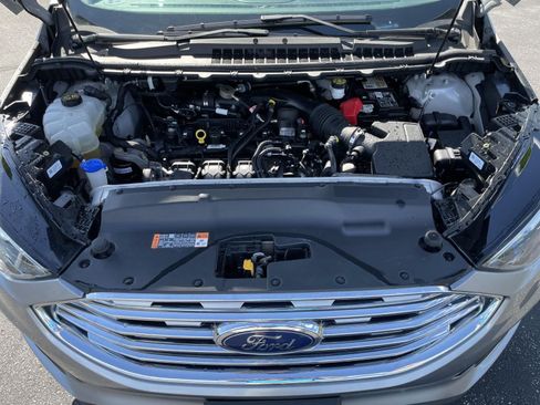 Used 2022 Ford Edge Titanium AWD/4WD image 11