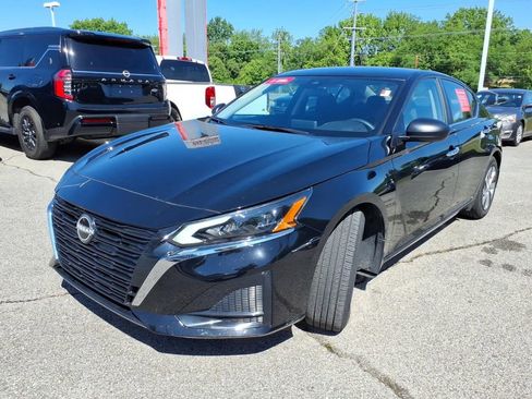 Certified 2025 Nissan Altima 2.5 S FWD image 18