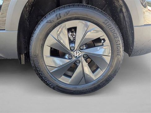 Used 2025 Volkswagen Taos S FWD image 9