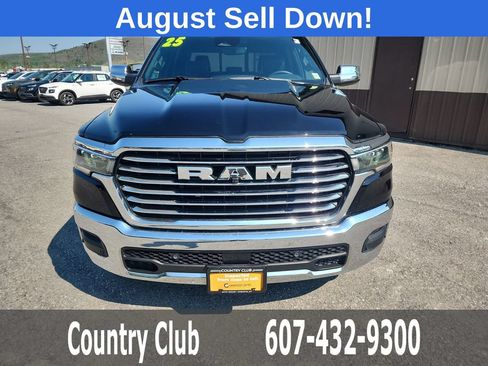 Used 2025 RAM 1500 Laramie AWD/4WD image 3