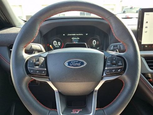 Used 2025 Ford Explorer ST AWD/4WD image 26