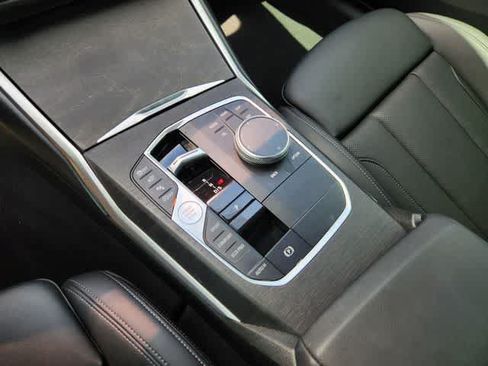 Used 2024 BMW 330i Sedan w/ M Sport Package RWD image 17