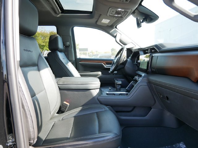 Used 2023 GMC Sierra 1500 Denali w/ Technology Package AWD/4WD image 15