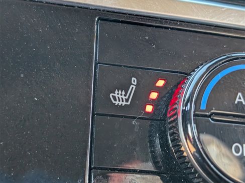 Certified 2022 Nissan Pathfinder SV image 16