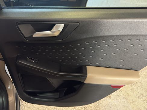 Used 2020 Ford Escape SEL AWD/4WD image 23