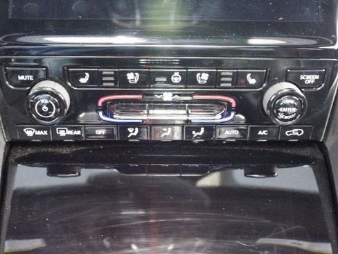 Certified 2022 Jeep Grand Cherokee Summit w/ Luxury Tech Group V image 17