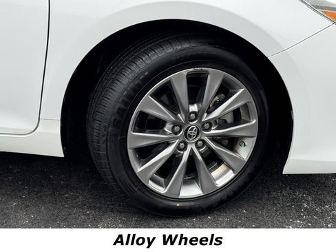 Used 2017 Toyota Camry XLE image 14