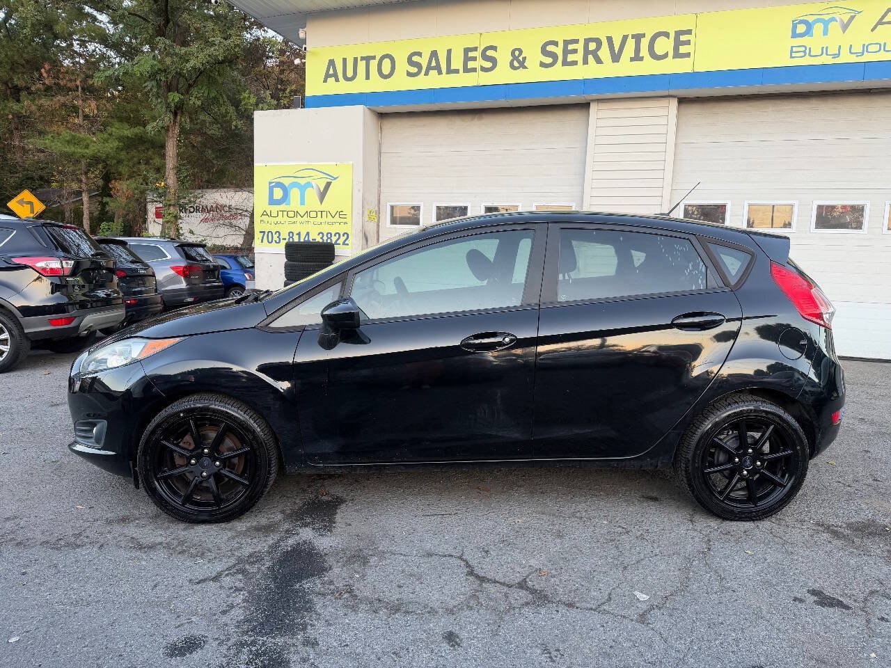 Used 2017 Ford Fiesta SE w/ Equipment Group 201A FWD image 3