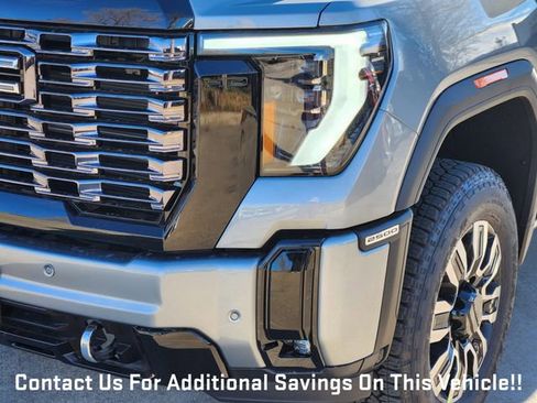 New 2026 GMC Sierra 2500 Denali Ultimate w/ LPO, Black Badging Package image 6