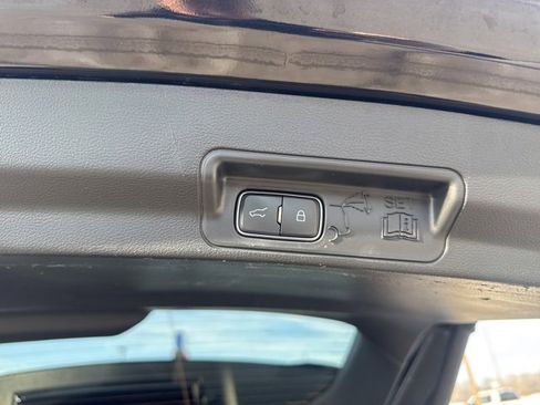 Used 2025 Ford Explorer ST-Line w/ Premium Package image 13