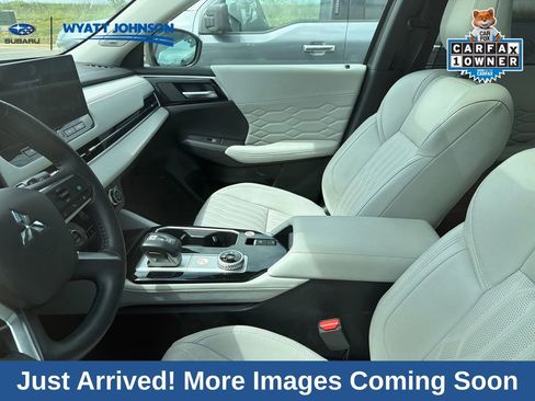 Used 2025 Mitsubishi Outlander SEL image 9
