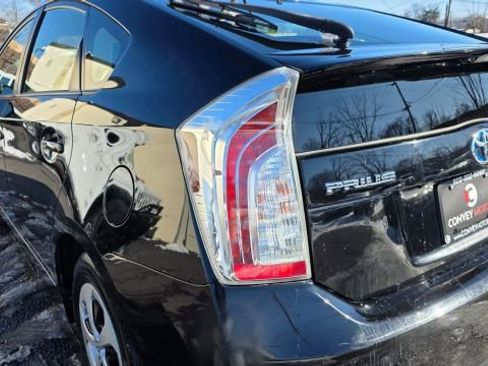 Used 2014 Toyota Prius Four image 38