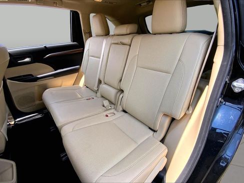 Used 2018 Toyota Highlander Limited AWD/4WD image 21