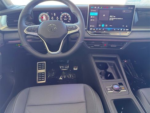 New 2026 Volkswagen Tiguan SE R-Line image 24