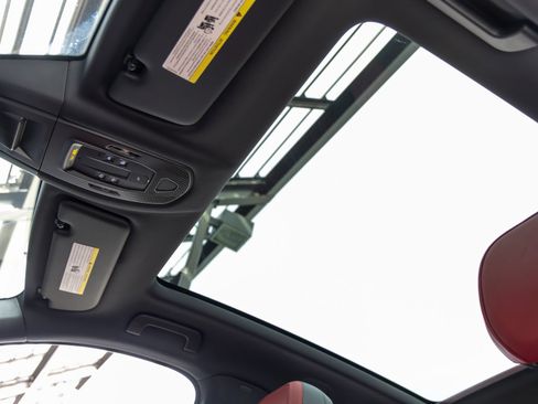 Certified 2025 Porsche Cayenne Coupe AWD/4WD image 29