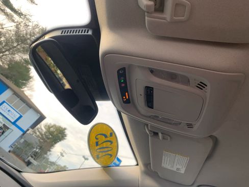 Certified 2025 Buick Envision Sport Touring image 26