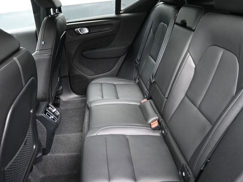 Used 2025 Volvo XC40 B5 Plus AWD/4WD image 15