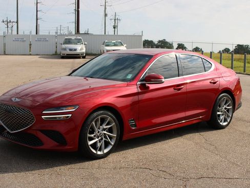 Used 2022 Genesis G70 2.0T RWD image 2