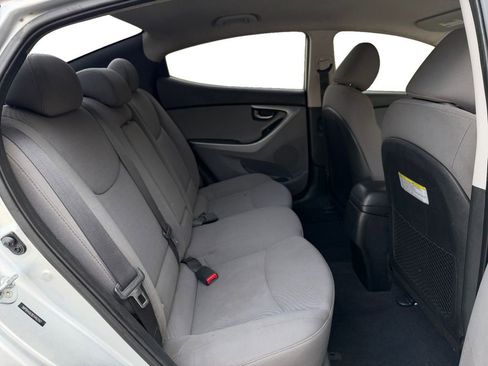 Used 2014 Hyundai Elantra SE FWD image 19