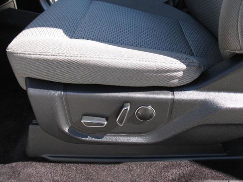 Used 2015 Ford F150 XLT w/ Equipment Group 302A Luxury image 19