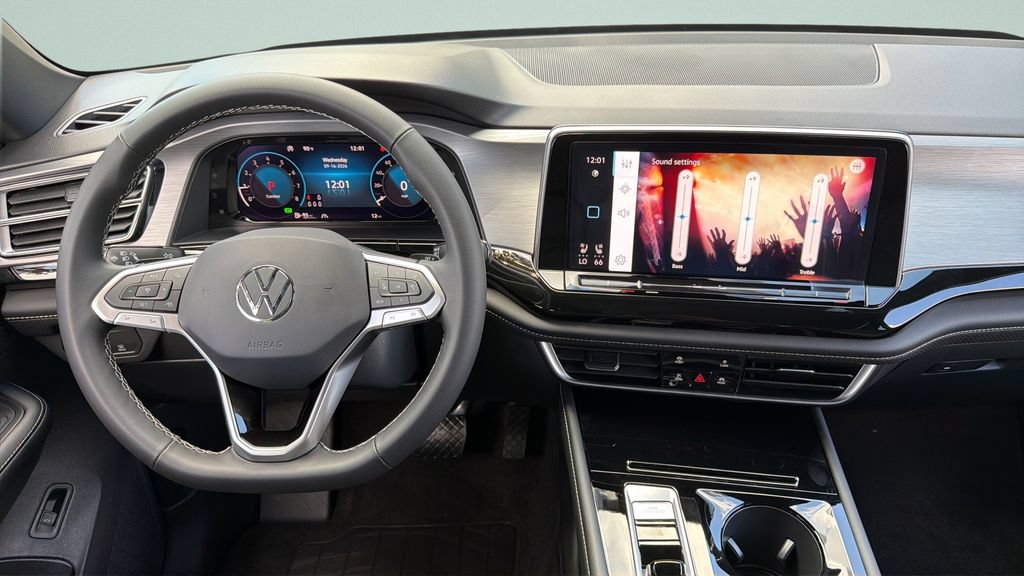 New 2026 Volkswagen Atlas Cross Sport SE FWD image 17