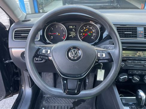 Used 2015 Volkswagen Jetta TDI S image 12