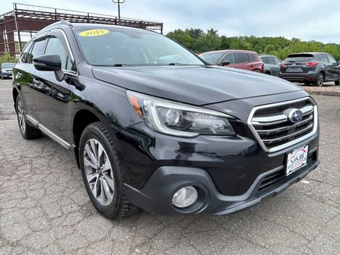 Used 2018 Subaru Outback 2.5i Touring AWD/4WD image 3