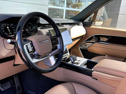 New 2026 Land Rover Range Rover SE image 6