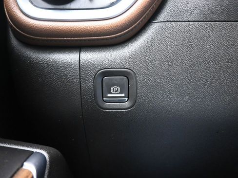 Used 2022 Chevrolet Silverado 2500 High Country w/ Safety Package II image 38