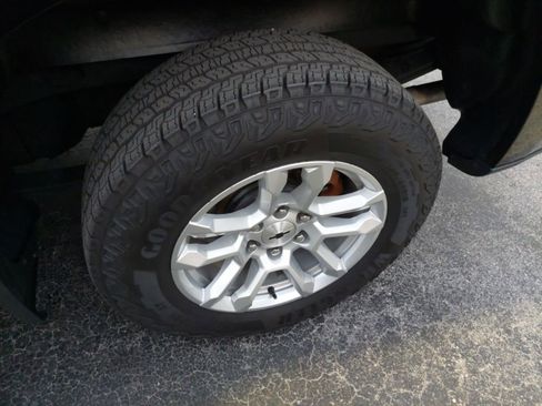 Used 2023 Chevrolet Silverado 1500 RST w/ Z71 Off-Road Package image 9