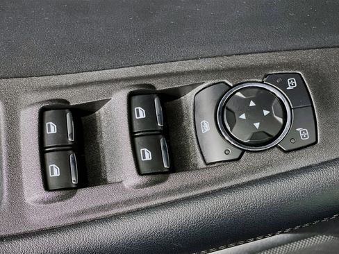 Used 2024 Ford Edge SEL image 15