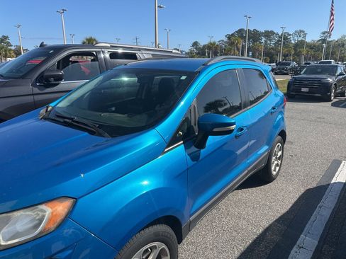 Used 2018 Ford EcoSport SE w/ SE Convenience Package image 4