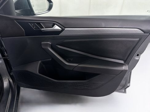 Used 2024 Volkswagen Jetta SE image 30