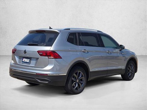 Used 2023 Volkswagen Tiguan SE FWD image 5