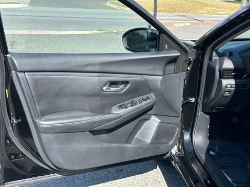 Used 2025 Nissan Sentra SV FWD image 12