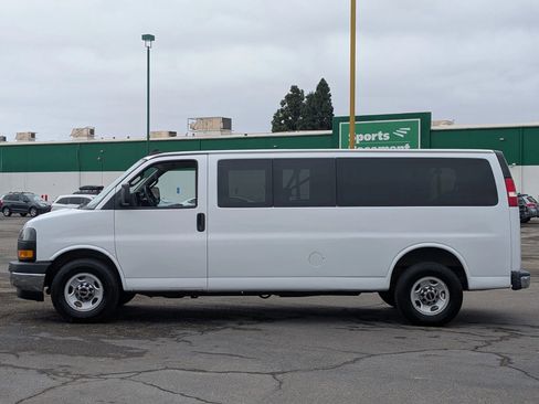 Used 2018 GMC Savana 3500 LT w/ LT Preferred Equipment Group RWD image 5