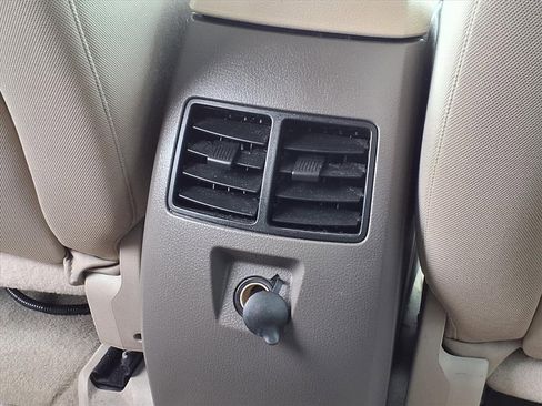 Used 2010 Ford Edge SE image 12