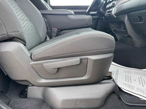 Used 2025 RAM 2500 Big Horn w/ Cold Weather Group image 18