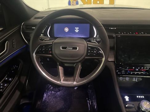 Used 2023 Jeep Grand Cherokee L Overland AWD/4WD image 2