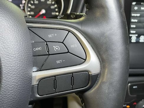 Used 2018 Jeep Compass Latitude w/ Popular Equipment Group AWD/4WD image 38
