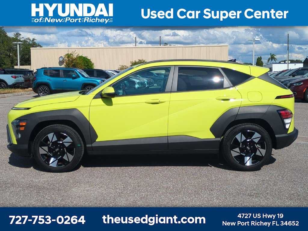 Certified 2025 Hyundai Kona SEL FWD image 2