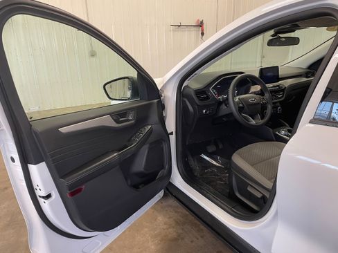 Used 2022 Ford Escape SE AWD/4WD image 9